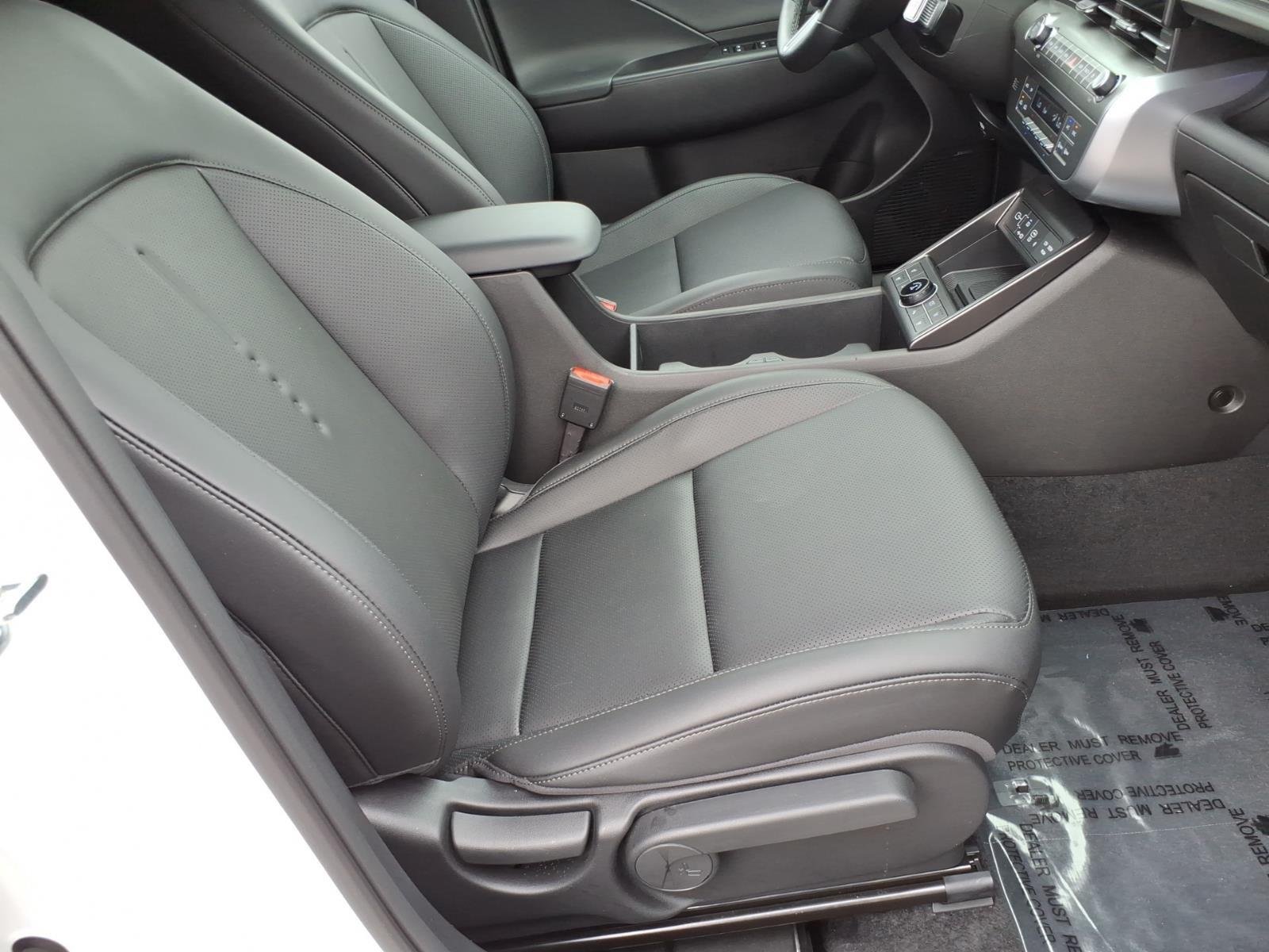 Used 2026 Atlas White Hyundai Limited image 24