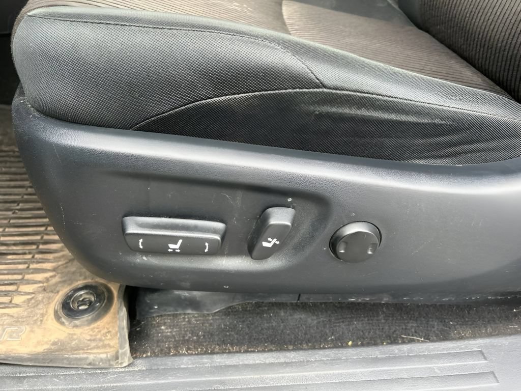 Used 2016 Classic Silver Metallic Toyota Trail image 18