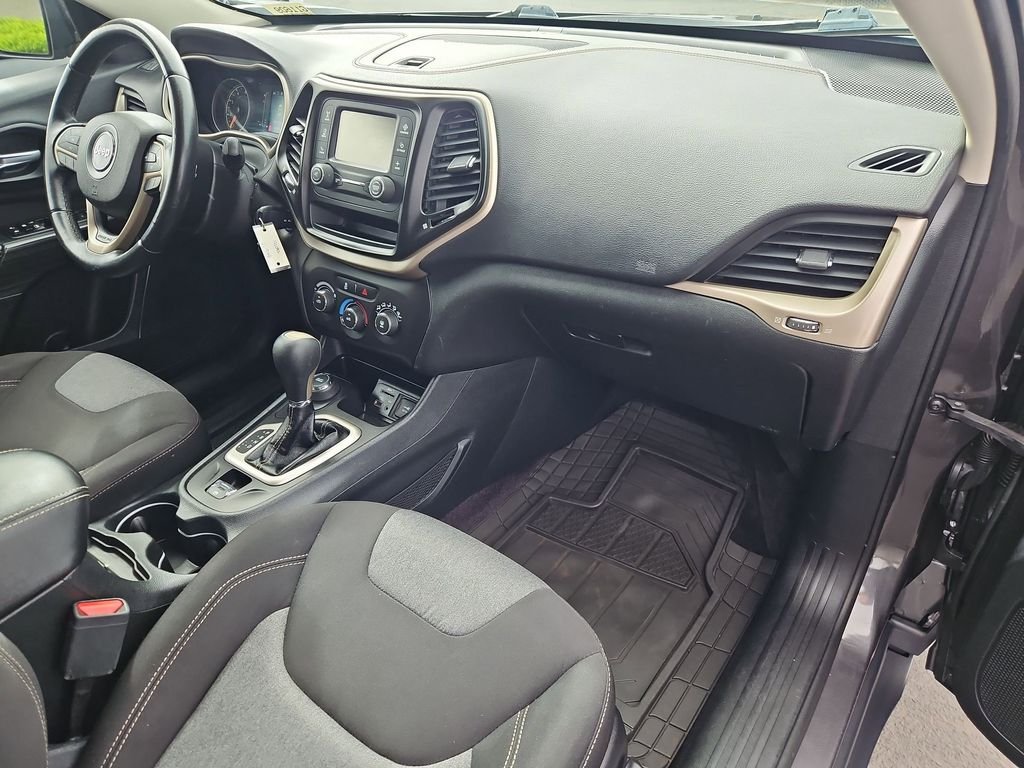 Used 2016 Granite Crystal Metallic Clearcoat Jeep Sport image 29