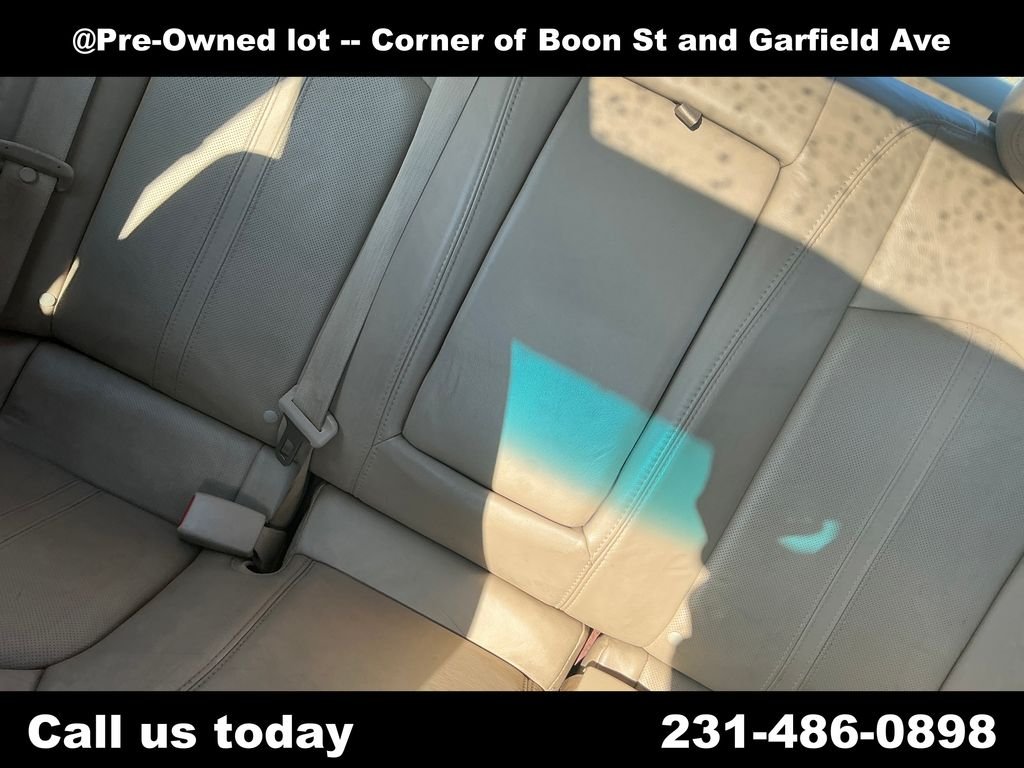 Used 2008 White Cadillac Base image 26