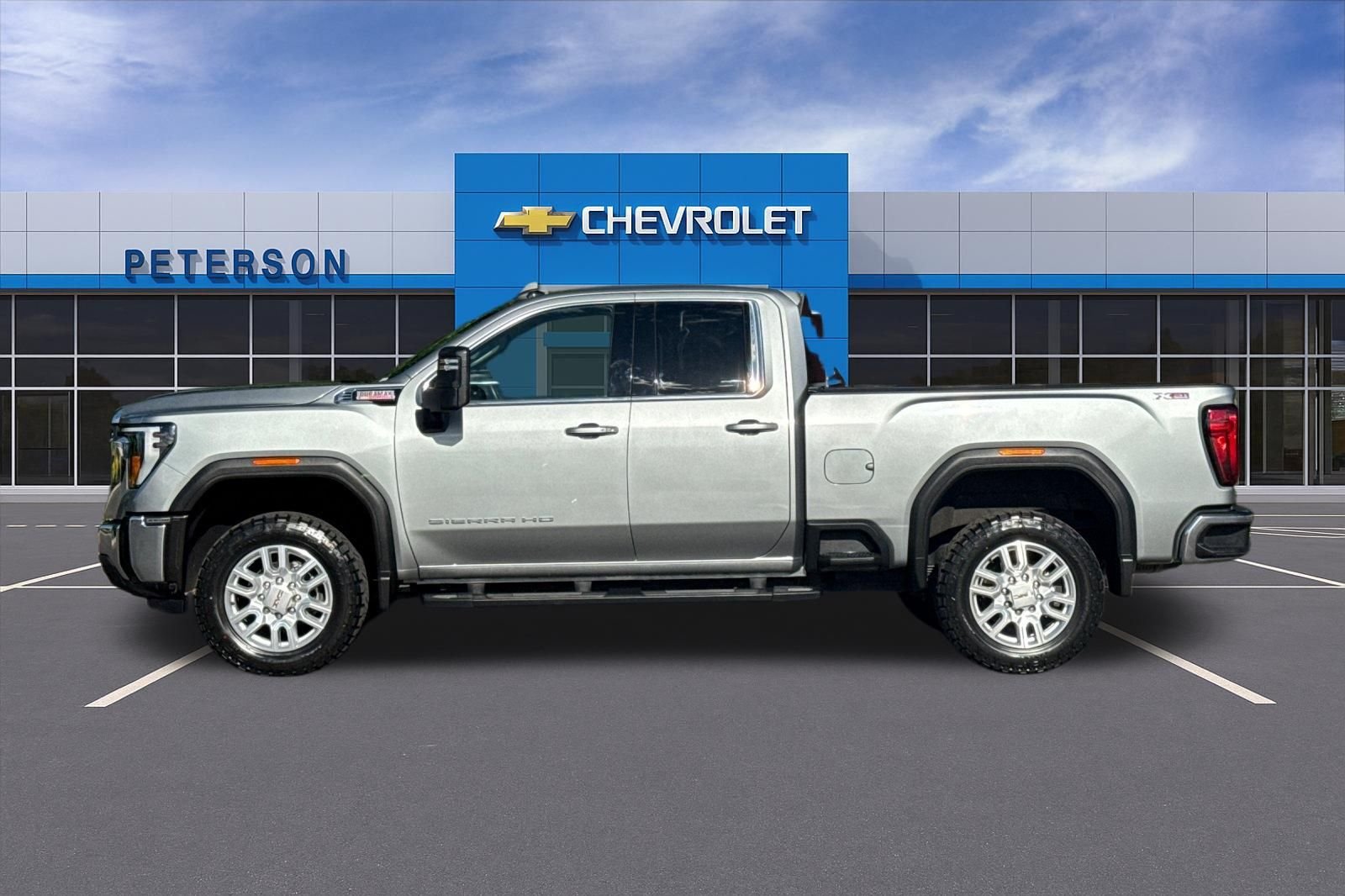Used 2024 Gray GMC SLE image 7