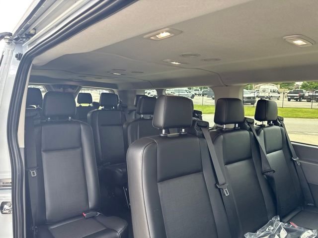 New 2026 Oxford White Ford Passenger Van XL image 5