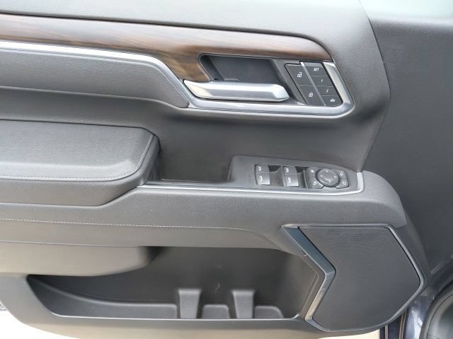 Used 2025 Titanium Rush Metallic GMC SLT image 27
