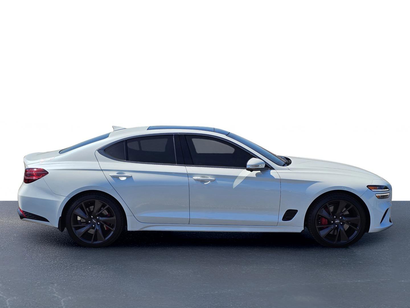 Used 2023 Uyuni White Genesis 3.3T image 7