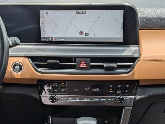 Used 2024 Snow White Pearl Kia EX image 17