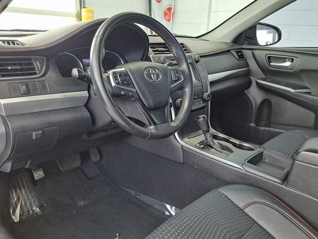 Used 2015 Silver Toyota SE image 8