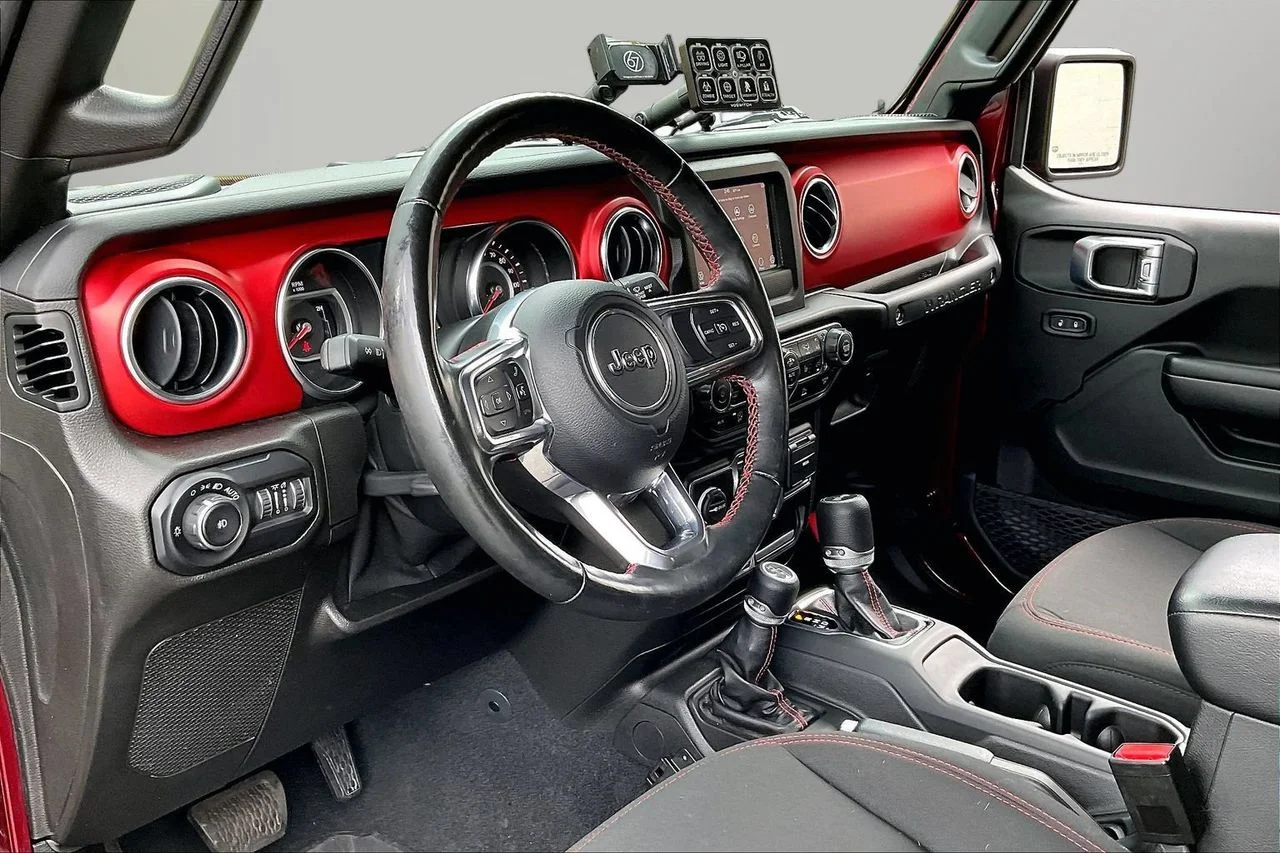 Used 2021  Jeep Rubicon image 18