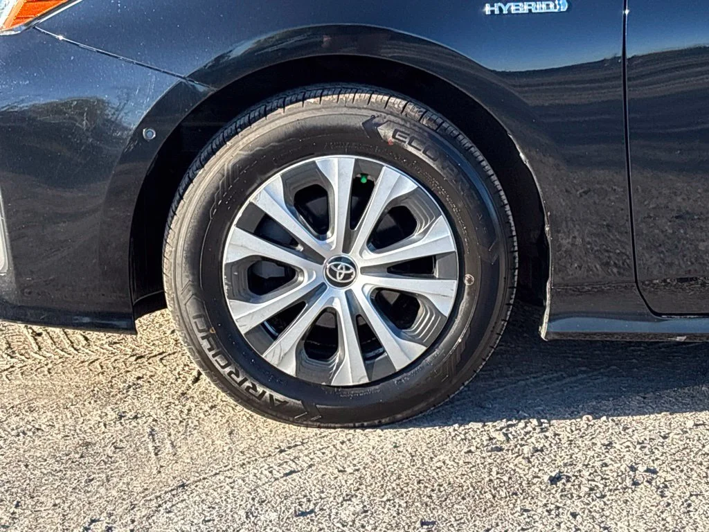 Used 2019 Black Toyota XLE AWD-e image 9