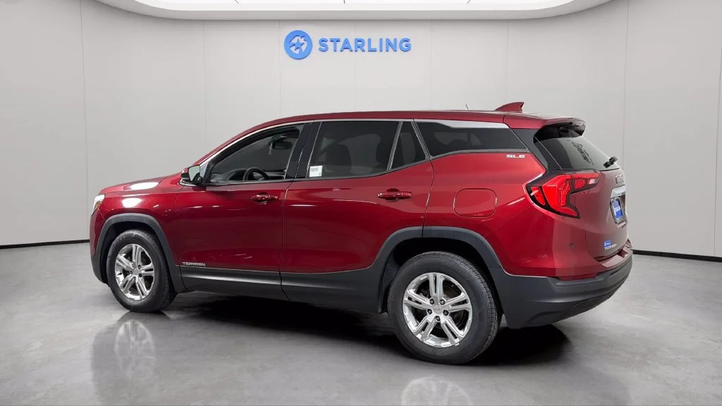 Used 2020 RED QUARTZ TINTCOAT GMC SLE image 4