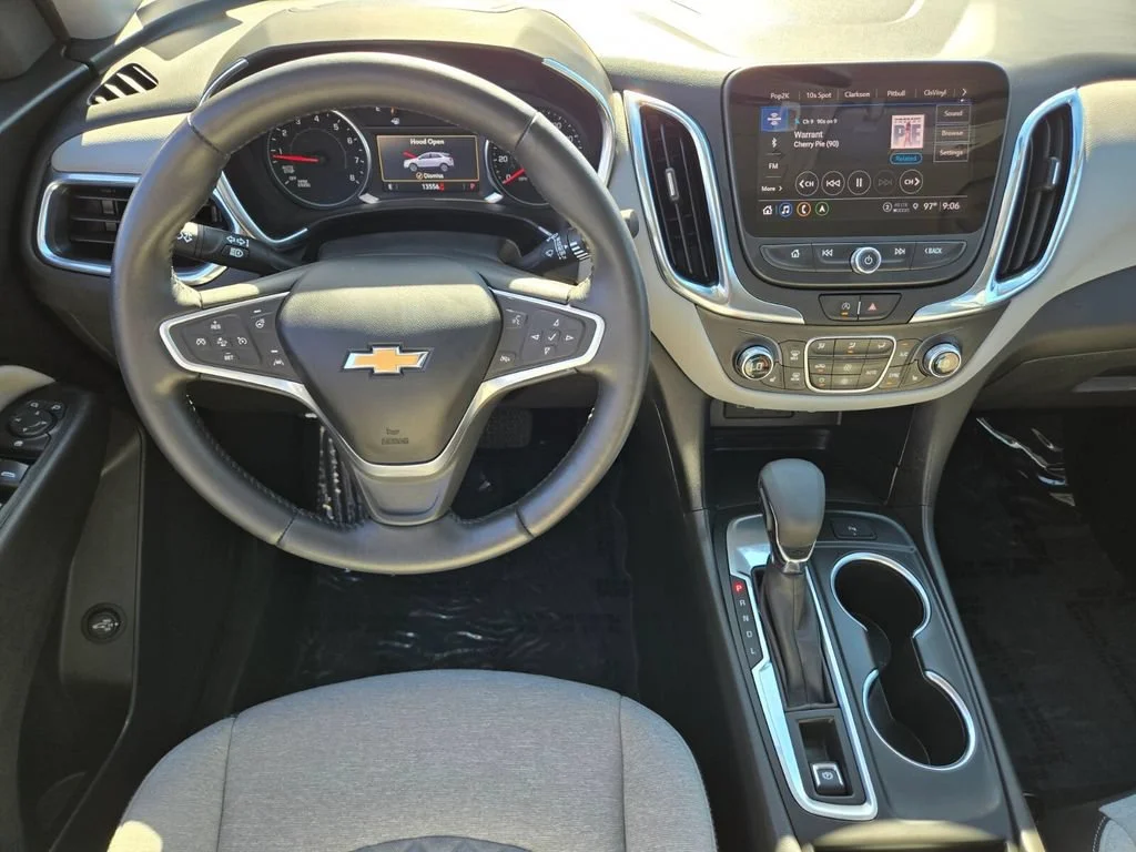 Used 2022 Silver Ice Metallic Chevrolet LT image 12