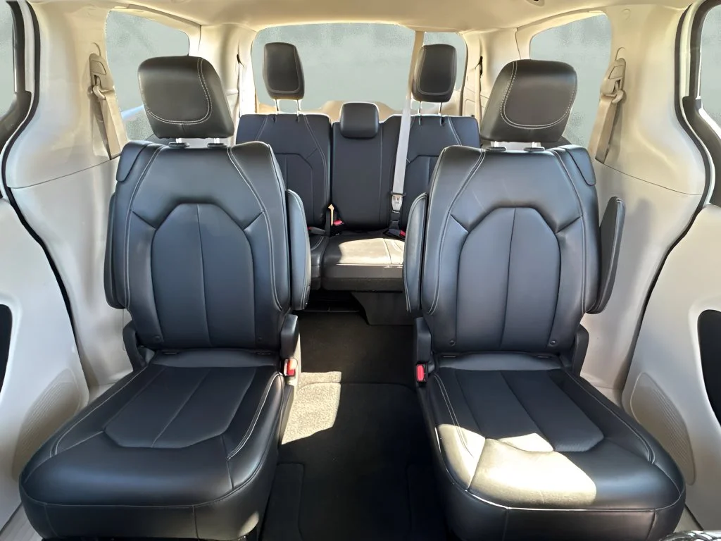 Used 2024 White Chrysler Touring L image 10