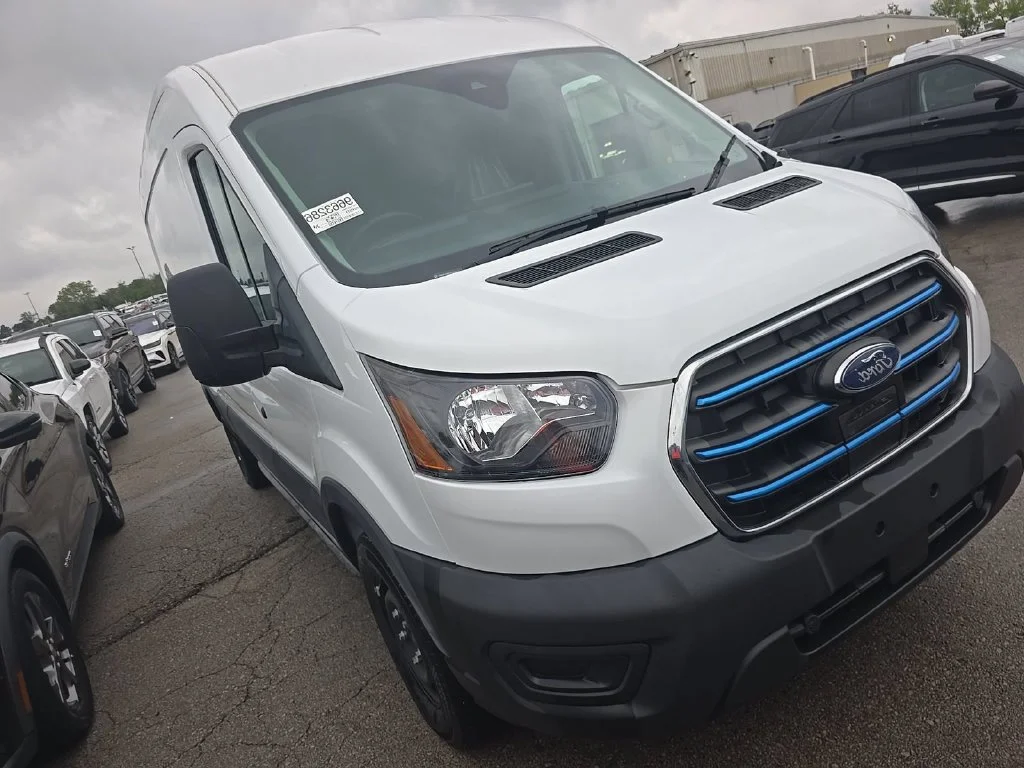 Used 2023 Oxford White Ford  image 1
