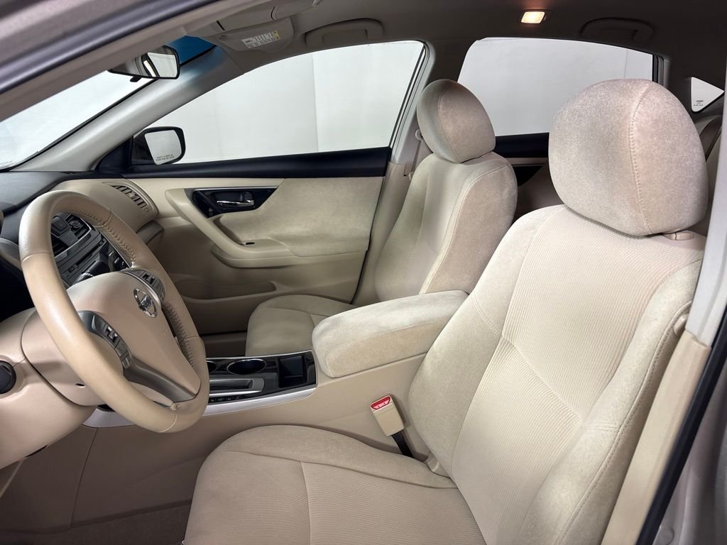 Used 2013 Beige Nissan 2.5 SV image 24
