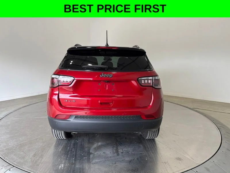 New 2026 Red Hot Pearl-Coat Exterior Paint Jeep Limited image 6