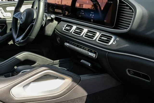 Used 2024 Silver Mercedes-Benz GLE 450 image 30
