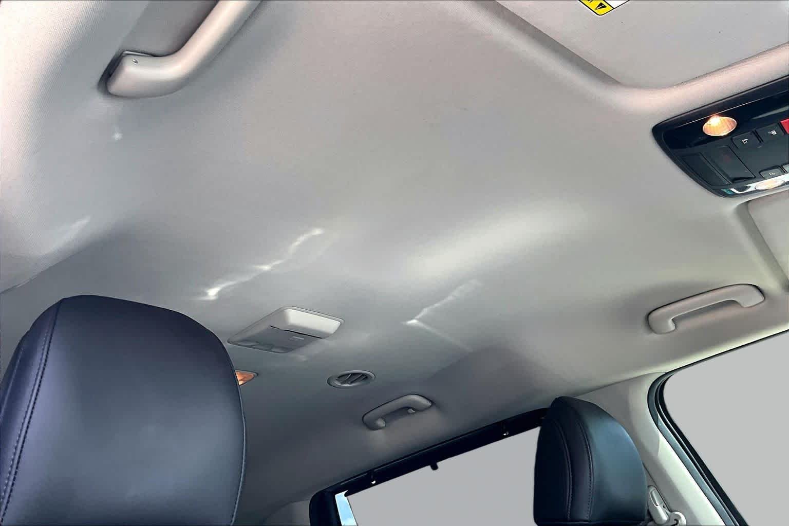 Used 2024 Ceramic Silver Kia SX image 13