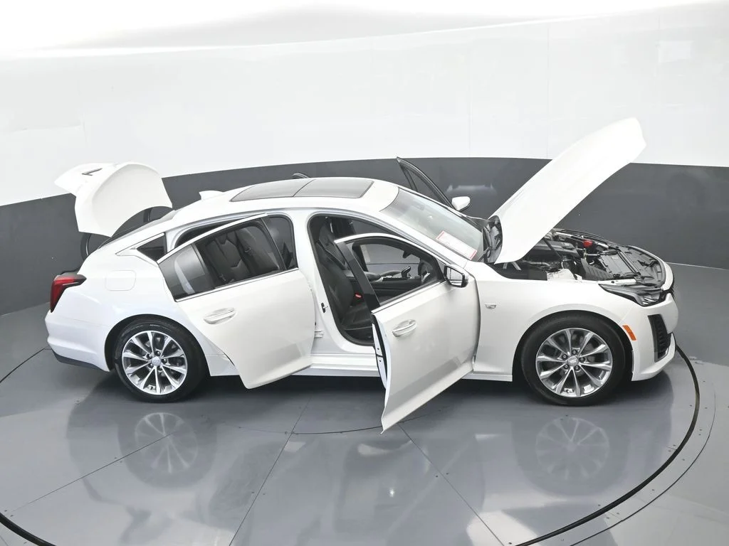 Used 2020 Crystal White Tricoat Cadillac Premium Luxury image 34