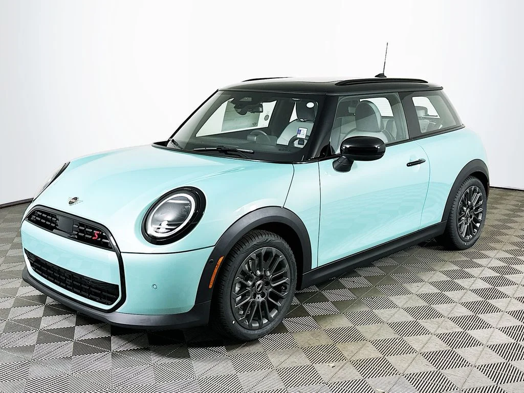 2026 MINI Hardtop Cooper S Signature's photo