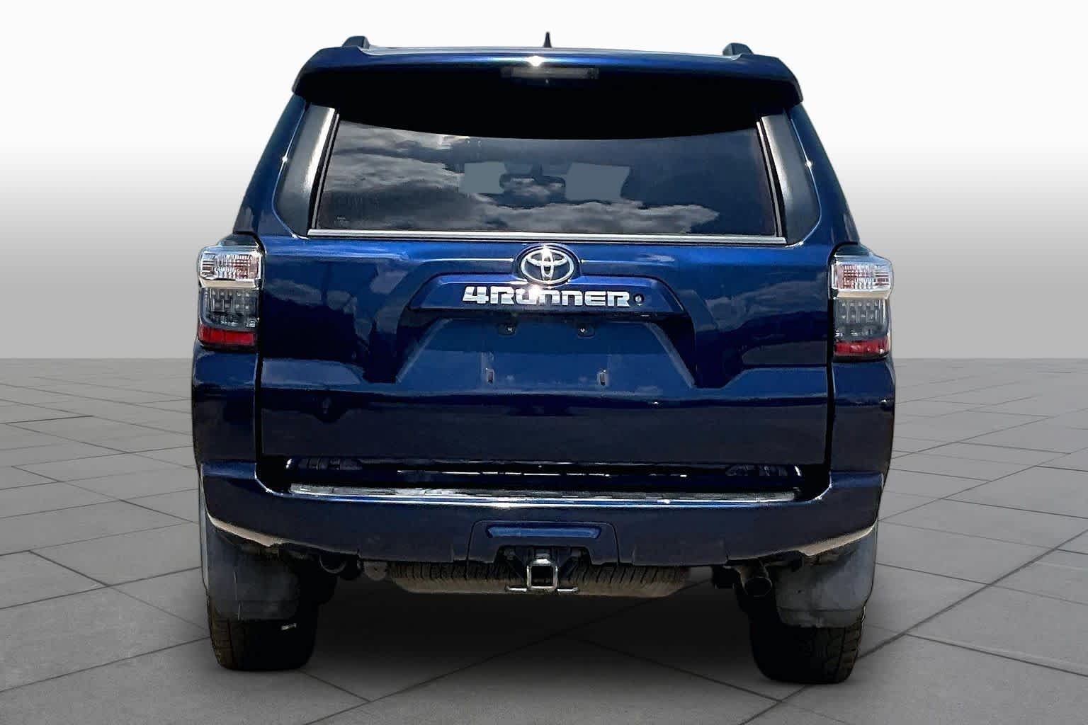 Used 2019 Nautical Blue Metallic Toyota SR5 image 5