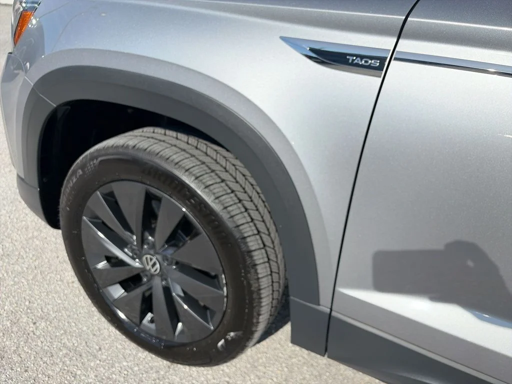 2024 Volkswagen Taos S - Photo 34