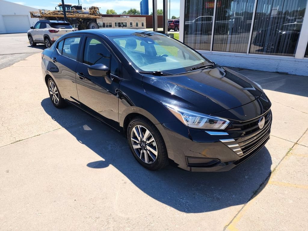 Used 2023  Nissan SV image 2