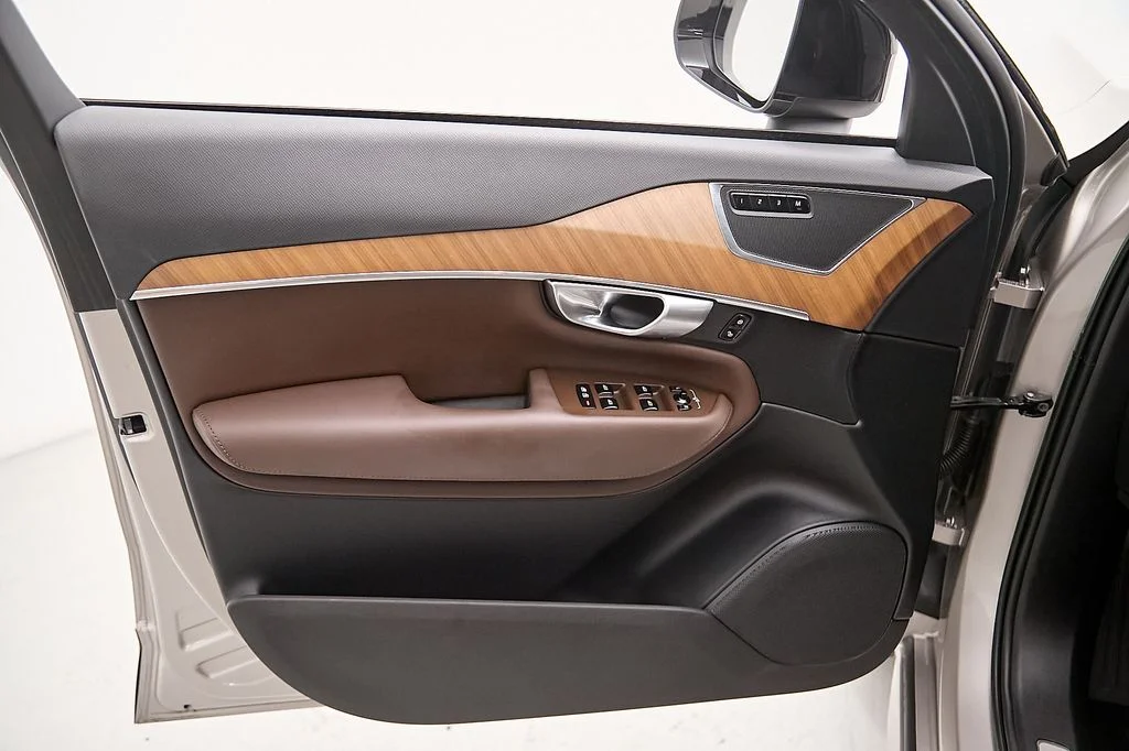 Certified Used 2023 Bright Dusk Volvo Plus image 10