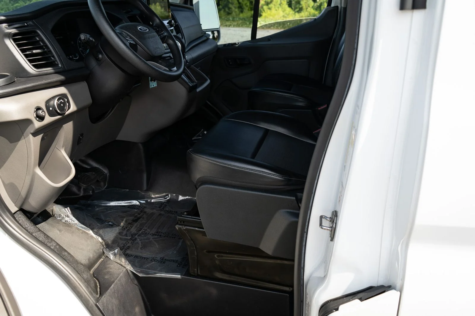 Used 2020 White Ford XL image 16