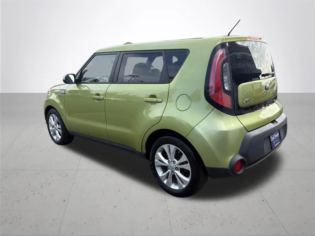 Used 2014 Green Kia Plus image 9