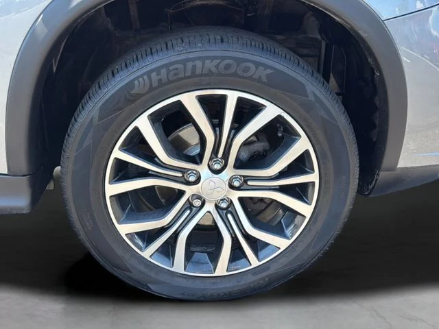 Used 2018 Gray Mitsubishi  image 27
