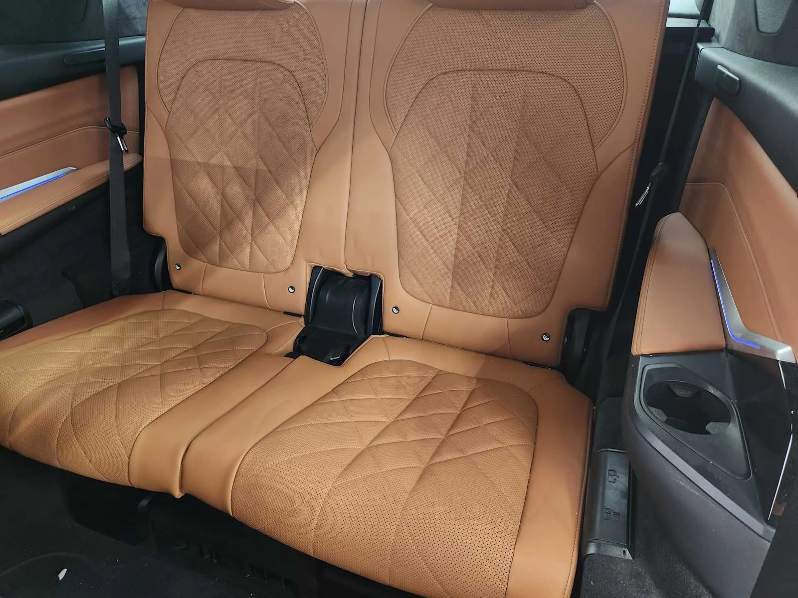 Certified Used 2024 Mineral White Metallic BMW xDrive40i image 21