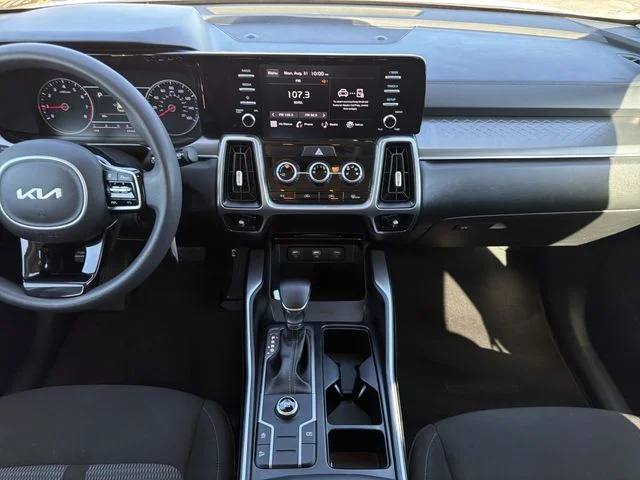 Used 2022 White Kia LX image 15