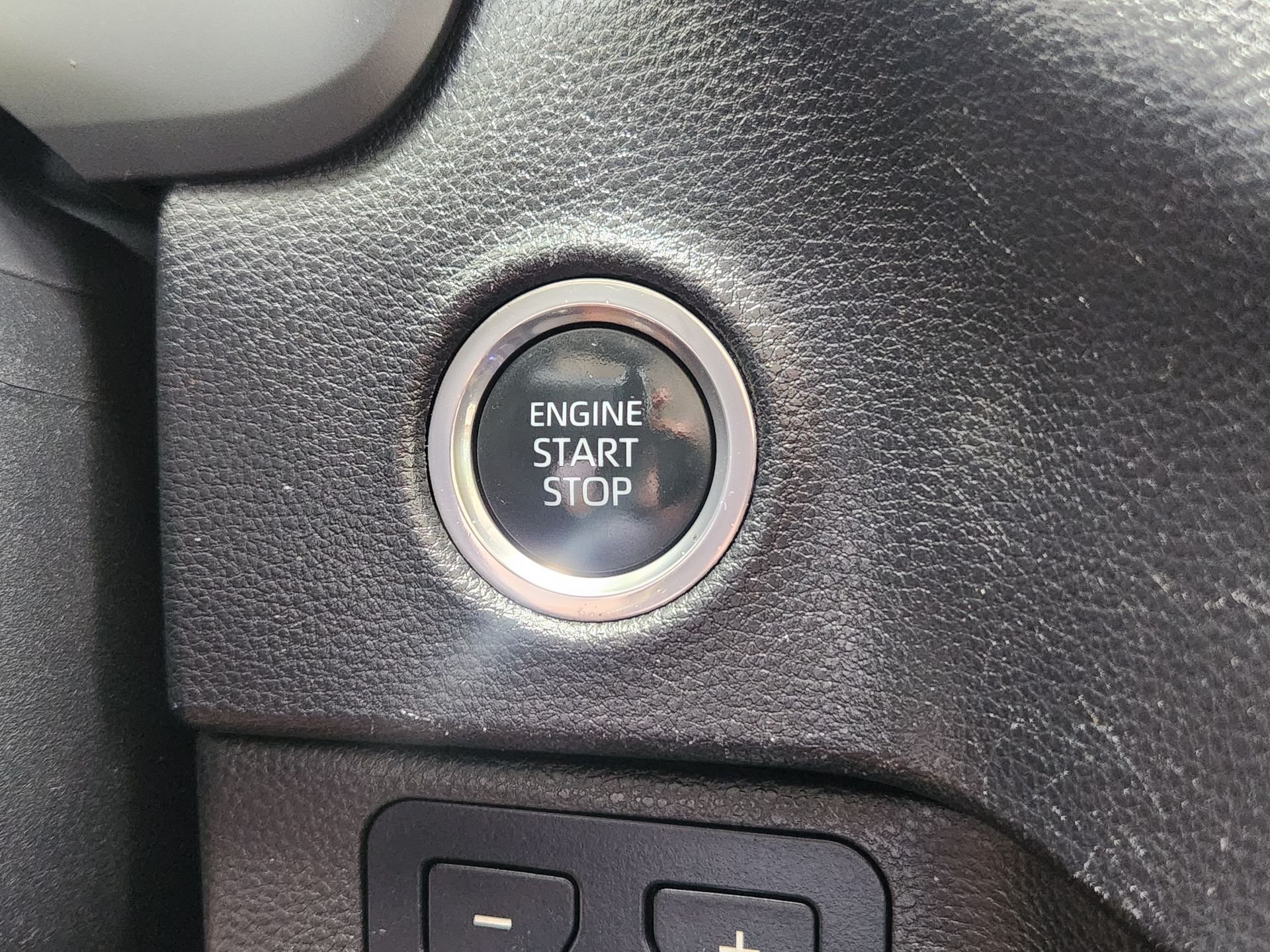 Used 2022 Magnetic Gray Metallic Toyota SR5 image 20