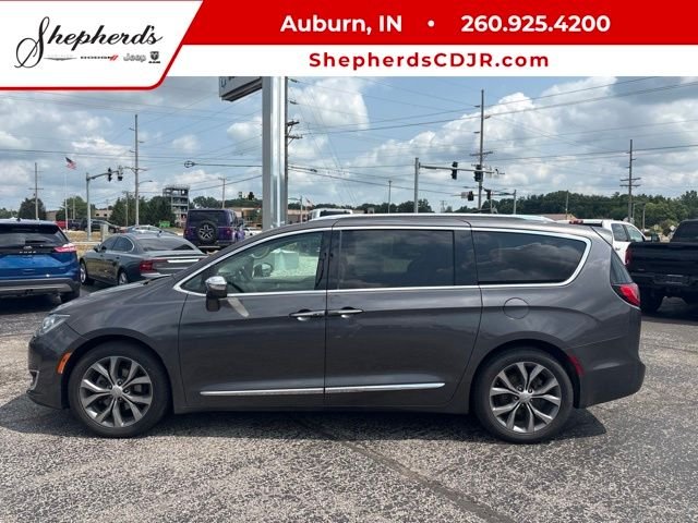 Used 2019 Gray Chrysler Limited image 1