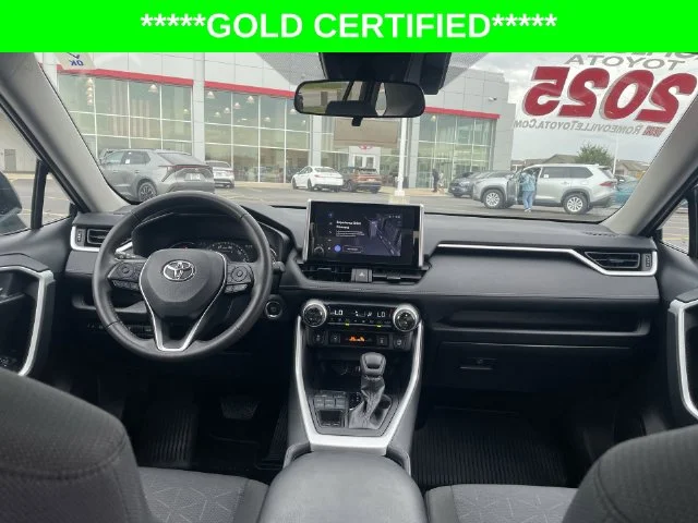 2025 Toyota RAV4 XLE - Photo 39