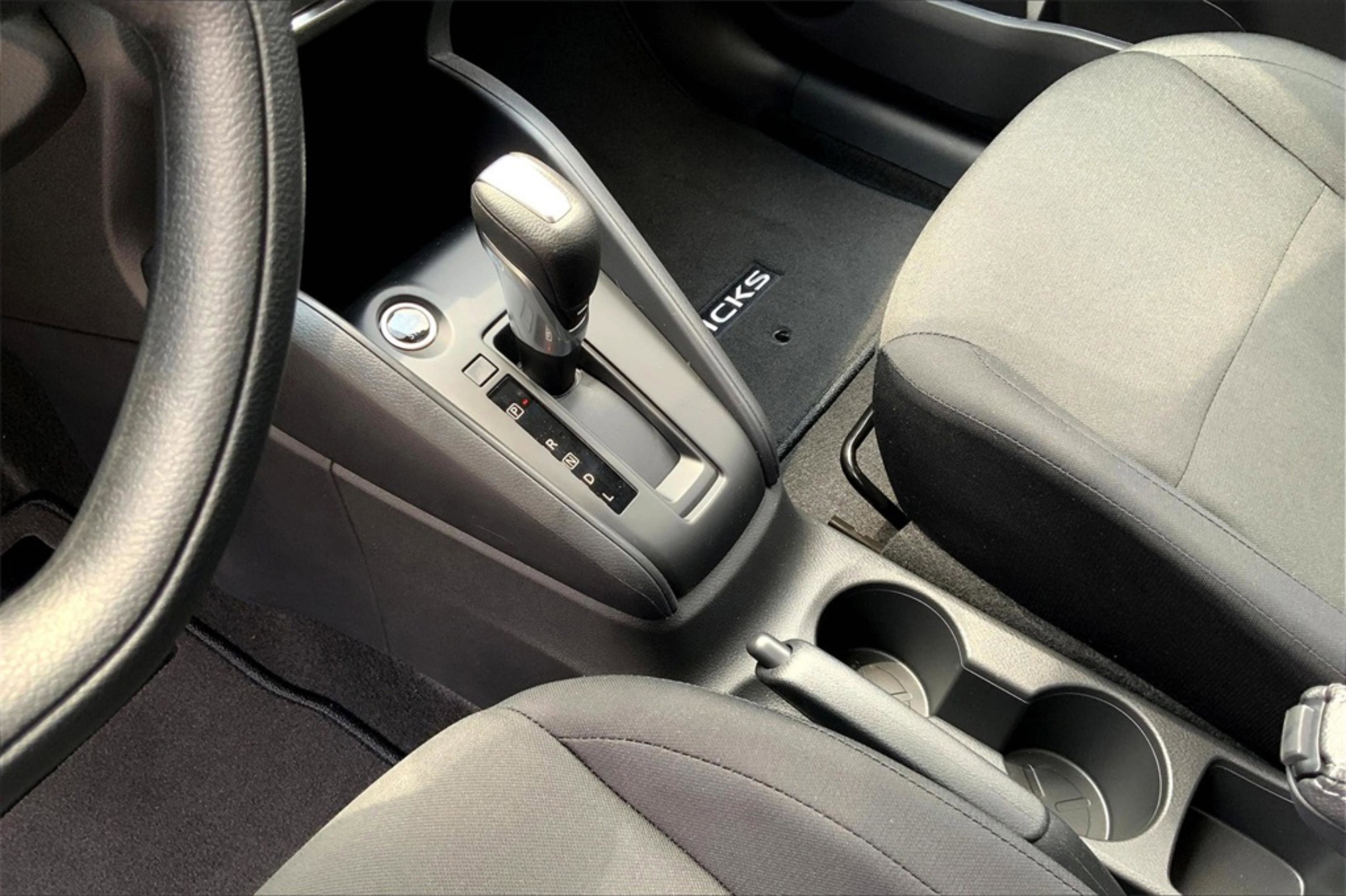 2025 Nissan KICKS PLAY Base - Photo 8