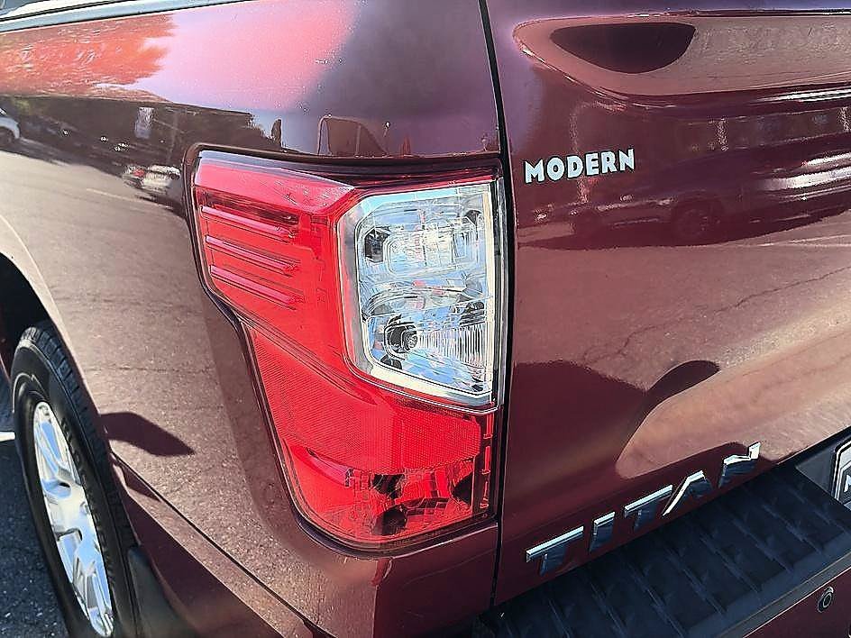 Used 2017 Cayenne Red Nissan SV image 16