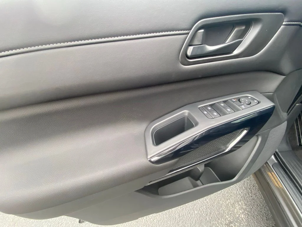 New 2026 Gun Metallic Nissan SV image 7