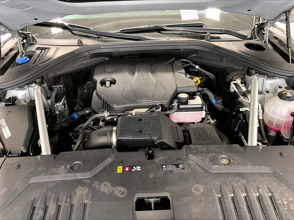 Used 2025 Silver Genesis 2.5T image 28
