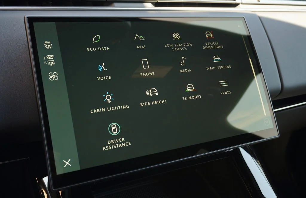 New 2026 Fuji White Land Rover SE image 21