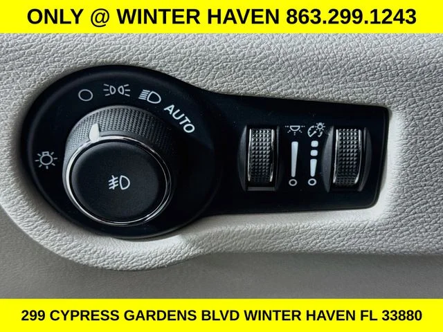 Used 2024 Red Chrysler Touring L image 10