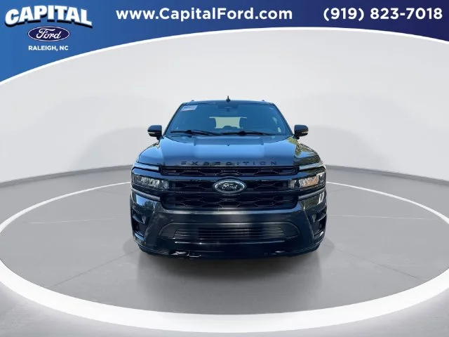 Used 2023  Ford Limited image 3
