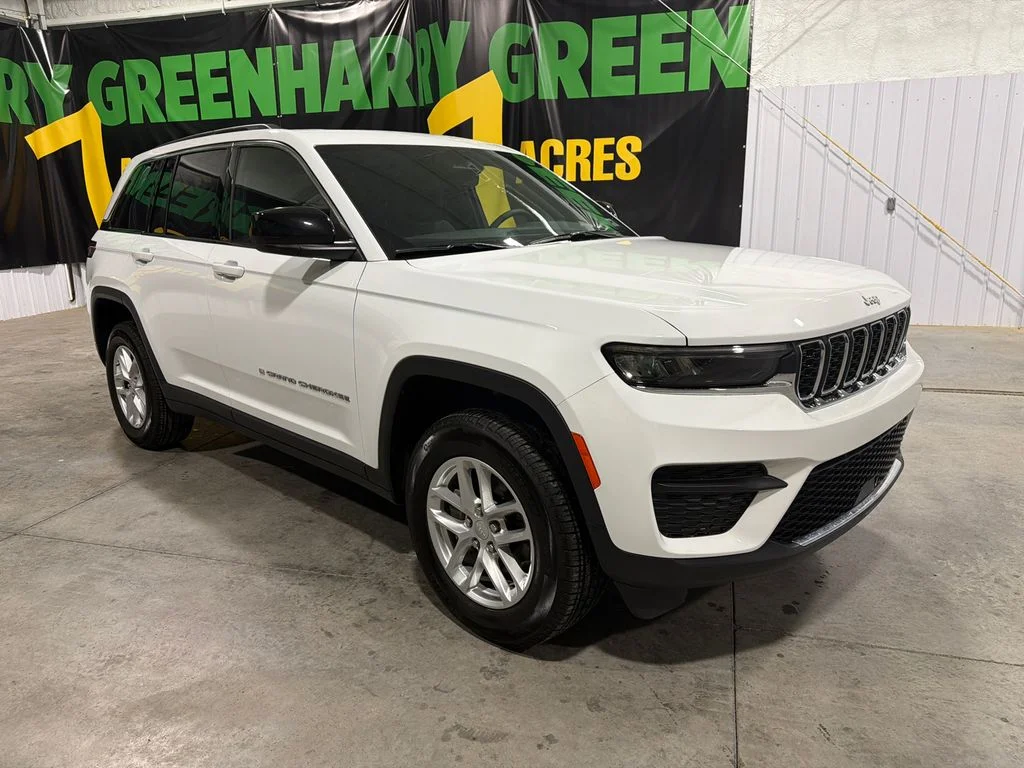 Certified Used 2025 Bright White Clearcoat Jeep Laredo X image 3
