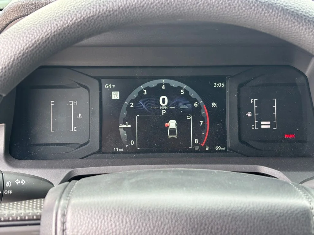 2025 Toyota Tacoma SR5 - Photo 40