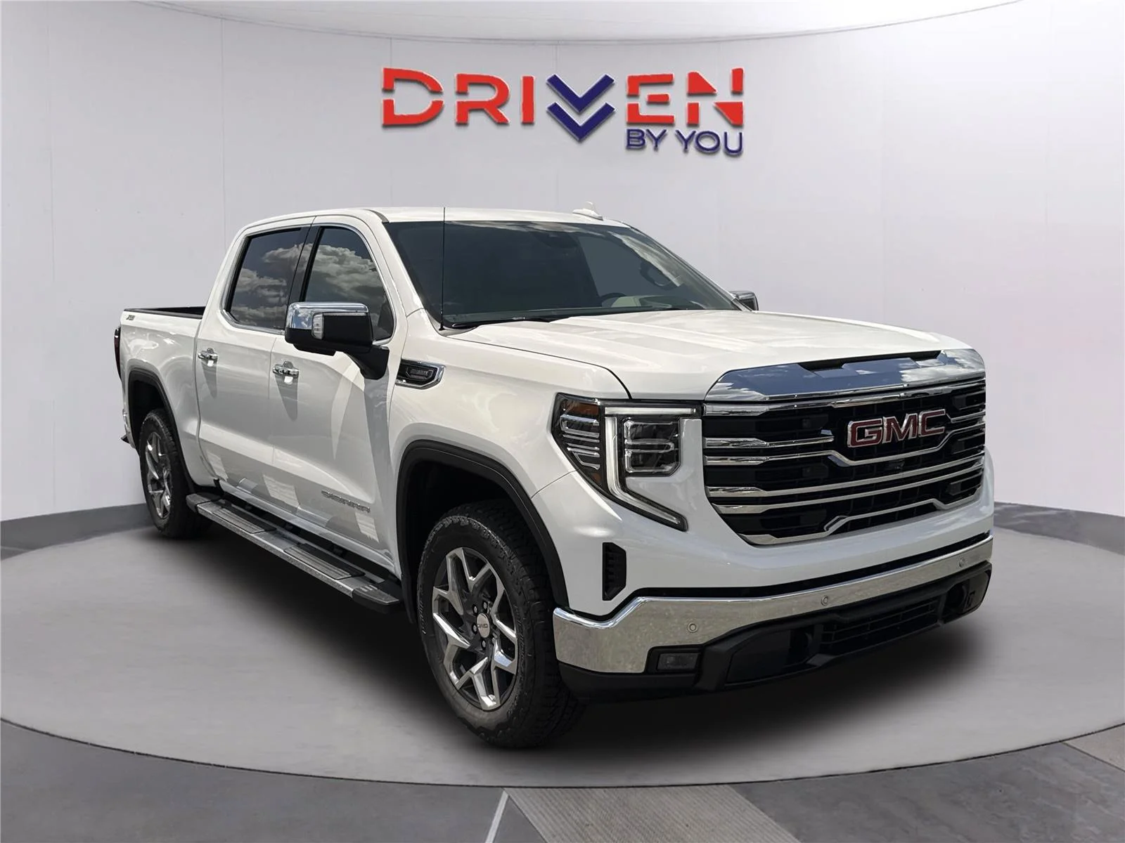 New 2026 Summit White GMC SLT image 2