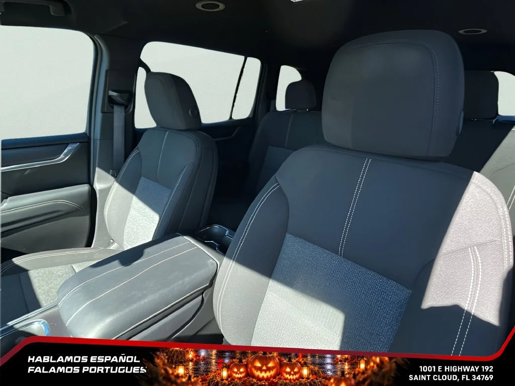 Used 2025 Ebony Twilight Metallic GMC Elevation image 24
