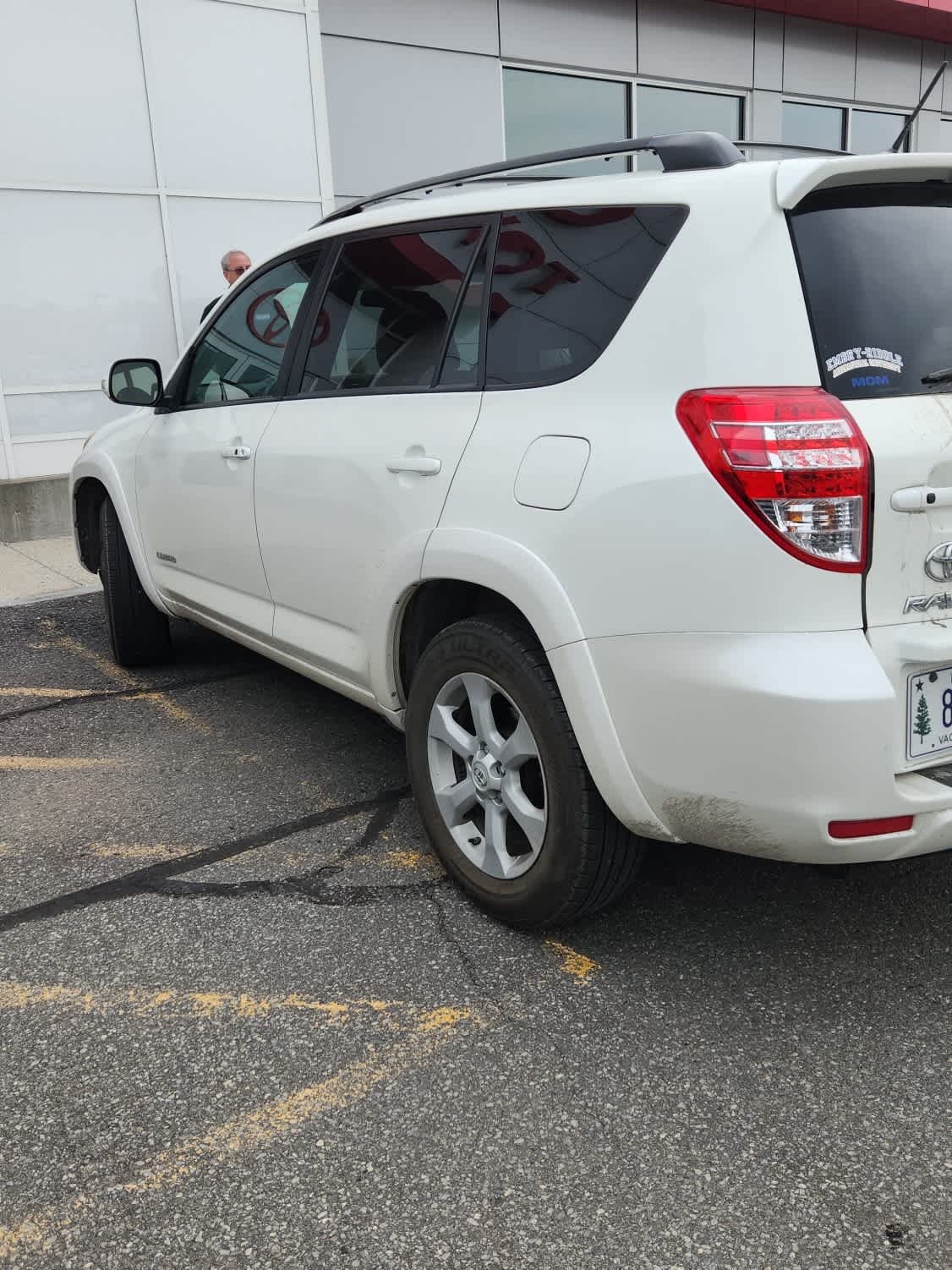Used 2011 Blizzard Pearl Toyota Ltd image 4
