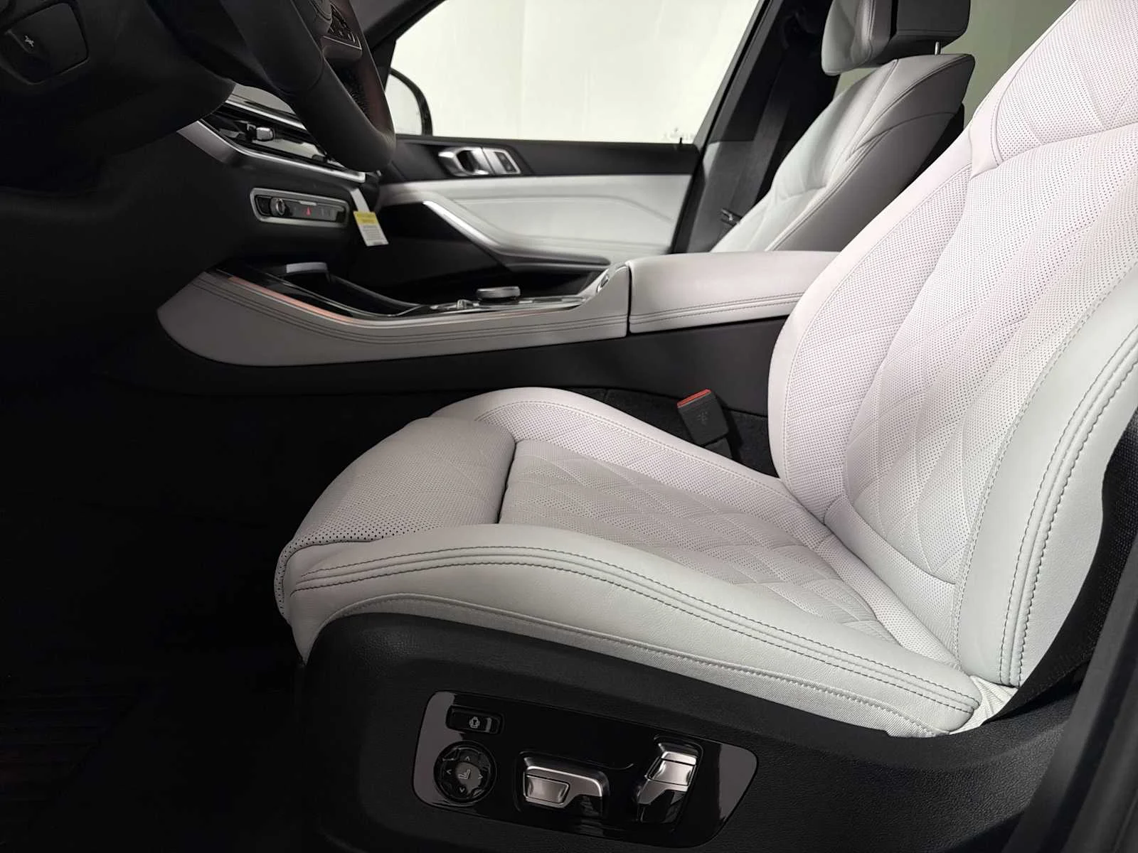 New 2026 Dravit Grey Metallic BMW xDrive40i image 12