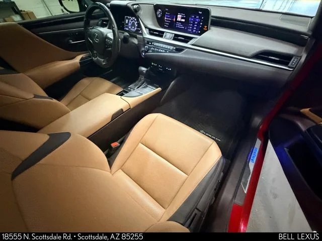 Used 2019 Red Lexus 300h image 11