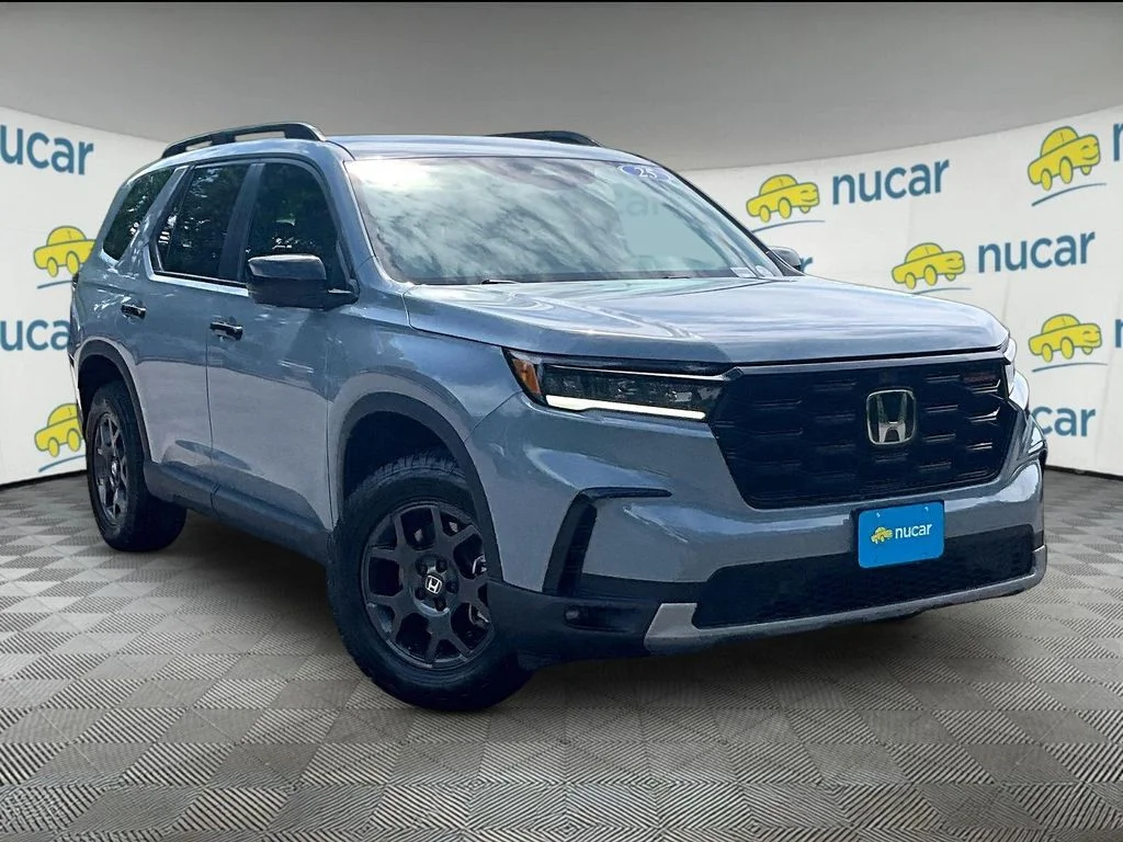 Used 2025 Gray Honda TrailSport image 1