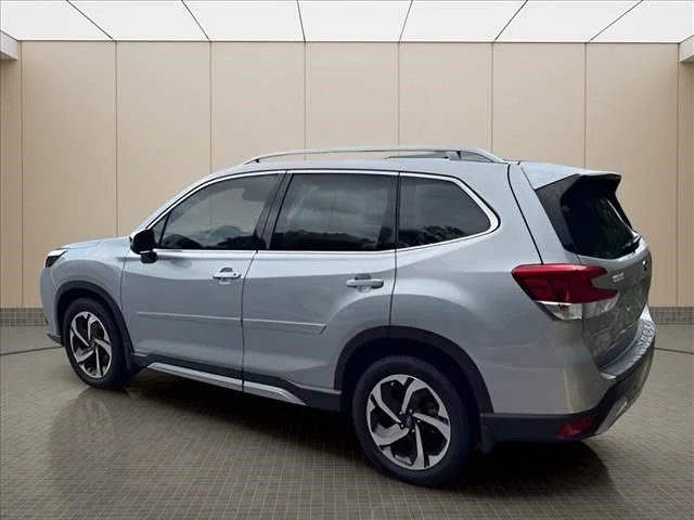 Used 2022 Silver Subaru Touring image 17